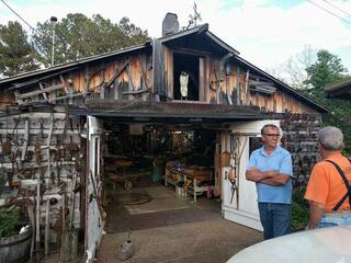 Cousins Meet in Loretto Tennessee
