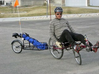 A Bicycle Trailer for the Golf Clubs
